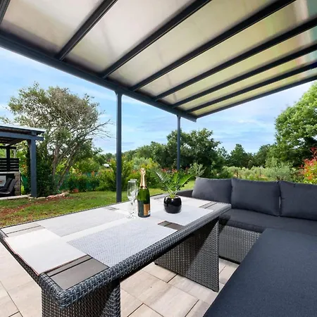 Renata Mare Holliday House Ferienhaus