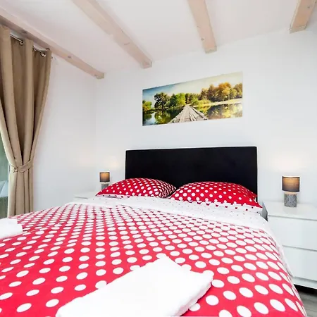 Renata Mare Holliday House Hébergement de vacances